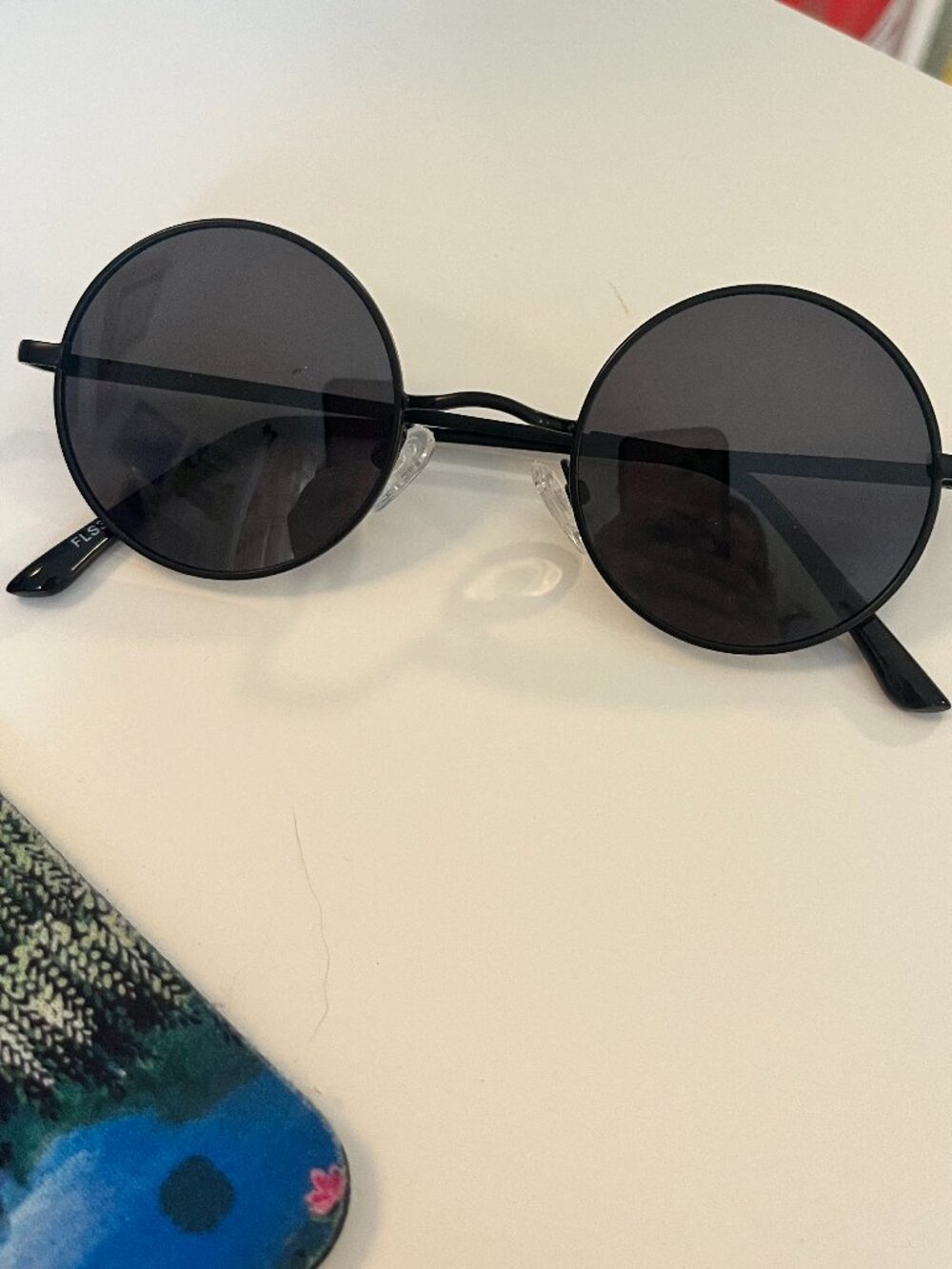 Black round sunglasses Vintage-style Eclectic Beatles Streetwear Retro